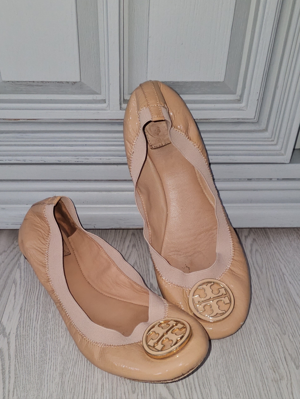 Tory Burch Women's Nude Patent Leather Logo Ballet Flats